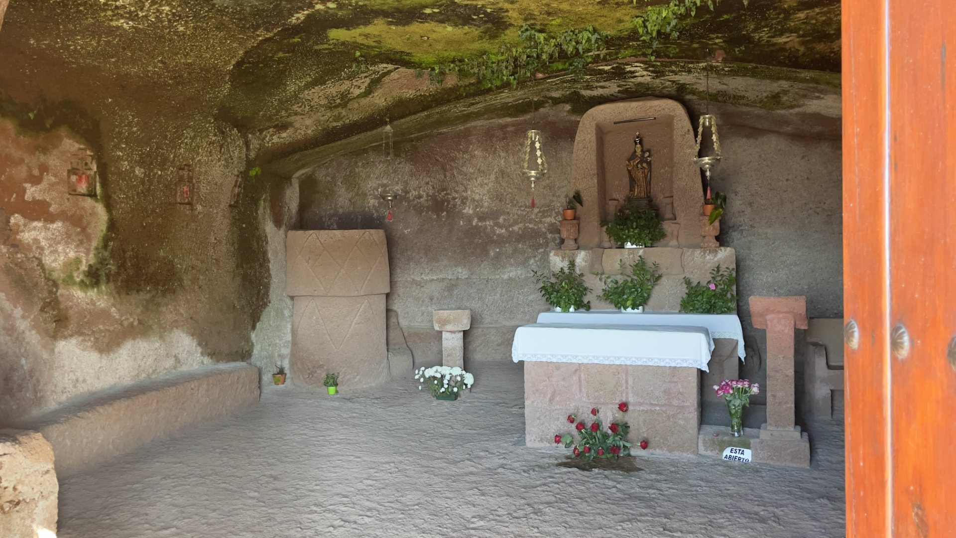Artenara - Ermita de la Cuevita in einer Wohnhöhle